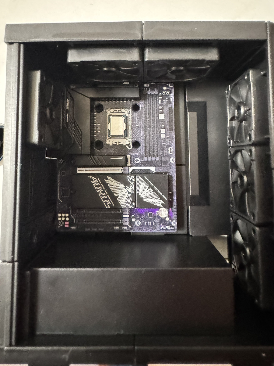 最近話題になってる？PCパーツガチャ！